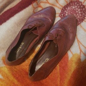 Vintage lace-up oxfords